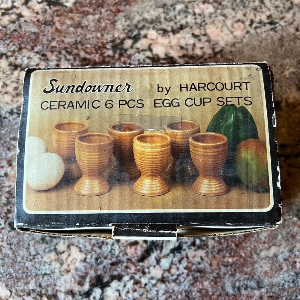 SUNDOWNER VINTAGE CERAMIC EGG 🥚 CUP SET